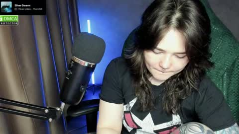 Red online show from May 26, 2026, 7:54 pm