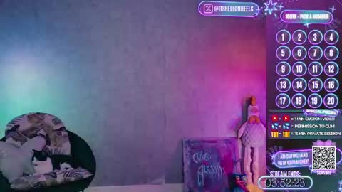 Snapshot of hell_on_heels_ chatting on June 14, 2026, 6:32 pm - show loyalty and subscribe - online show from June 14, 2026, 6:32 pm