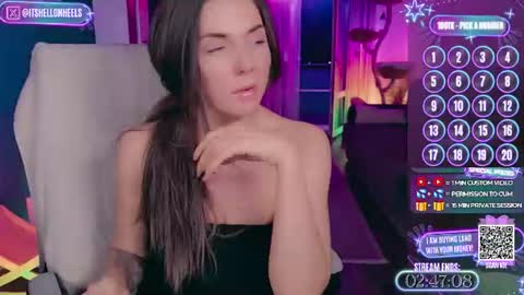 Snapshot of hell_on_heels_ chatting on July 4, 2026, 9:21 pm - show loyalty and subscribe - online show from July 4, 2026, 9:21 pm