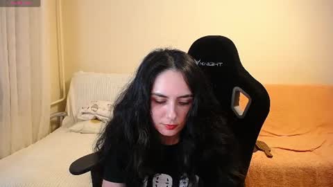 Snapshot of hella_helen chatting on July 23, 2026, 11:35 pm Helen online show from July 23, 2026, 11:35 pm