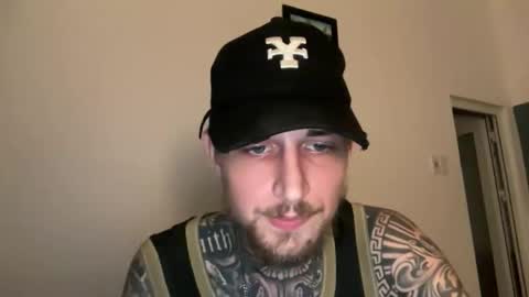 Snapshot of hellacozy chatting on October 23, 2025, 4:28 pm hellacozy online show from October 23, 2025, 4:28 pm