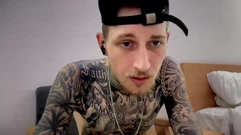 Snapshot of hellacozy chatting on April 8, 2026, 1:05 am hellacozy online show from April 8, 2026, 1:05 am