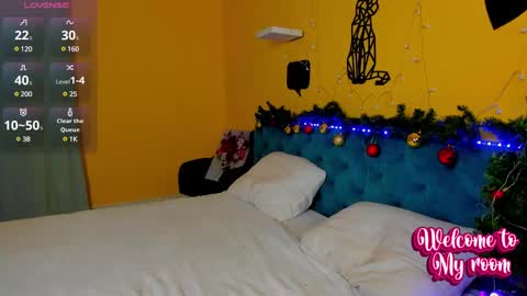 Snapshot of hellen__moore chatting on December 7, 2024, 3:04 am GTM3Mon Tue Wed Thu Fri San 0400 am-1030pm online show from December 7, 2024, 3:04 am