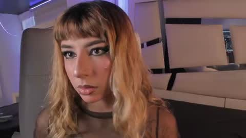 Snapshot of hellen__smith_ chatting on July 20, 2026, 8:33 pm hellen__smith_ online show from July 20, 2026, 8:33 pm