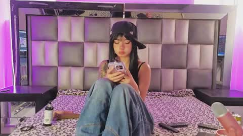 Snapshot of hellen__smith_ chatting on July 29, 2026, 3:54 pm hellen__smith_ online show from July 29, 2026, 3:54 pm