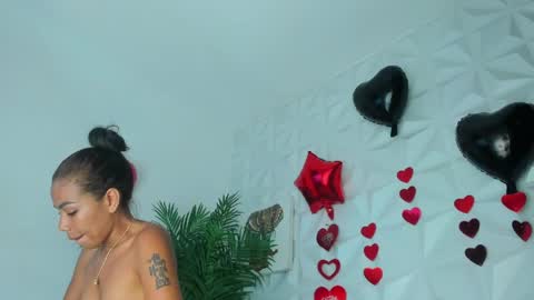 hellen     online show from April 28, 2026, 7:08 pm