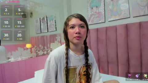 Snapshot of hellencute18_ chatting on June 24, 2026, 10:58 am online show from June 24, 2026, 10:58 am