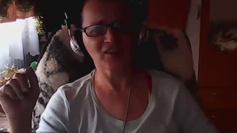 Snapshot of hellenmarie chatting on December 12, 2024, 11:18 am hellenmarie online show from December 12, 2024, 11:18 am