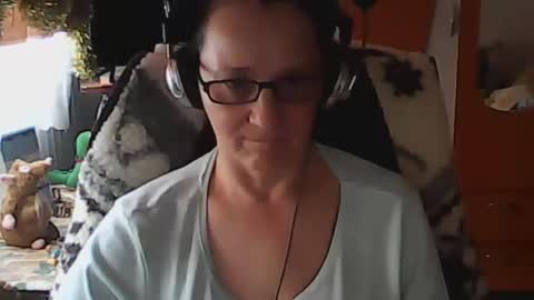 Snapshot of hellenmarie chatting on December 21, 2024, 11:33 am hellenmarie online show from December 21, 2024, 11:33 am