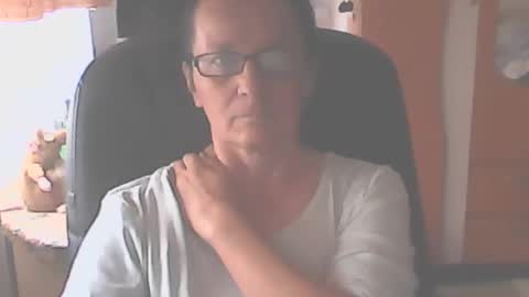 Snapshot of hellenmarie chatting on September 26, 2025, 10:41 am hellenmarie online show from September 26, 2025, 10:41 am