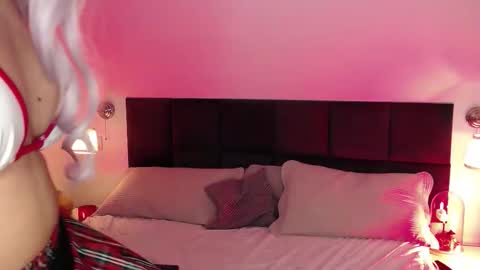 hellenroyy online show from February 2, 2026, 7:18 am