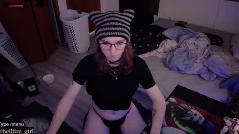 Snapshot of hellfire_girl chatting on March 22, 2026, 12:58 am Hayley online show from March 22, 2026, 12:58 am