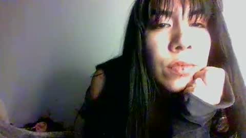 hellgiirlxxx online show from May 4, 2026, 11:28 am