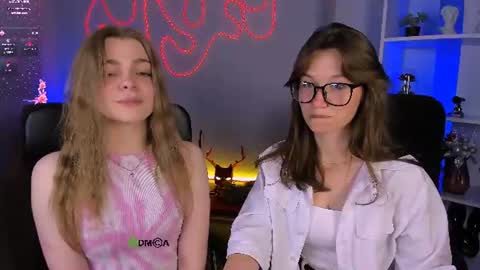 Snapshot of helli_belli chatting on August 2, 2026, 7:23 pm Helli online show from August 2, 2026, 7:23 pm