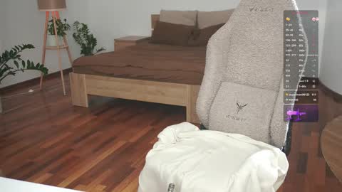 Snapshot of hello_taya chatting on September 25, 2025, 7:06 pm Taya online show from September 25, 2025, 7:06 pm