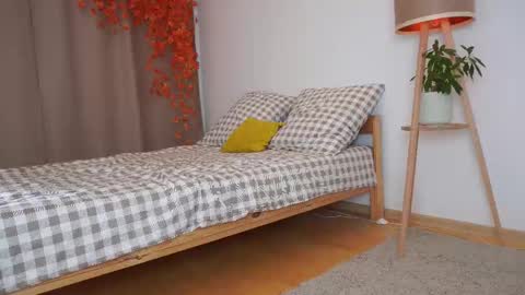 Snapshot of hello_taya chatting on October 6, 2025, 10:40 pm Taya online show from October 6, 2025, 10:40 pm