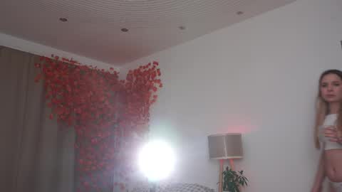 Snapshot of hello_taya chatting on October 12, 2025, 12:31 am Taya online show from October 12, 2025, 12:31 am