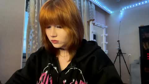 Snapshot of hellokinki chatting on May 25, 2026, 5:52 pm hellokinki online show from May 25, 2026, 5:52 pm