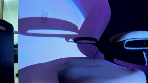 Owner of your wallet  online show from February 17, 2025, 5:25 am