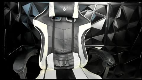 Snapshot of heluehorny13 chatting on March 4, 2025, 3:44 am heluehorny13 online show from March 4, 2025, 3:44 am