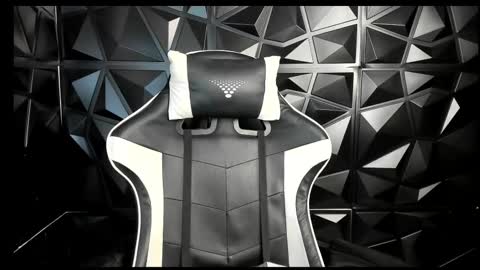 Snapshot of heluehorny13 chatting on March 5, 2025, 2:57 am heluehorny13 online show from March 5, 2025, 2:57 am