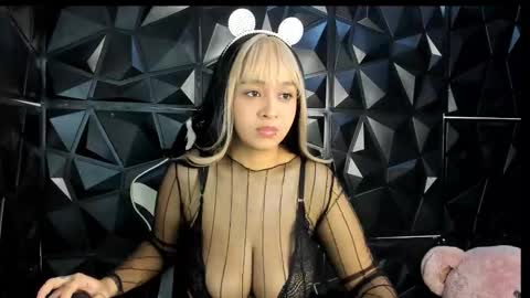 Snapshot of heluehorny13 chatting on March 16, 2026, 1:22 am heluehorny13 online show from March 16, 2026, 1:22 am