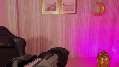 hemma_s1 online show from May 27, 2026, 1:57 am