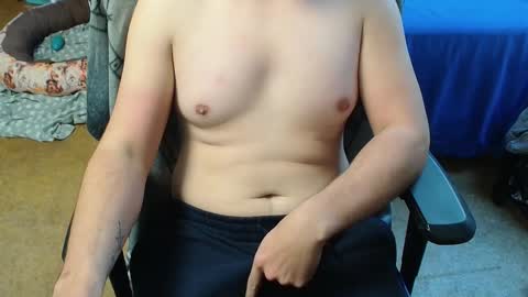 Snapshot of hendy2201 chatting on September 15, 2025, 4:07 pm Hendrik online show from September 15, 2025, 4:07 pm