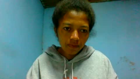 Snapshot of henitsaldy chatting on July 5, 2026, 5:03 am henitsaldy online show from July 5, 2026, 5:03 am