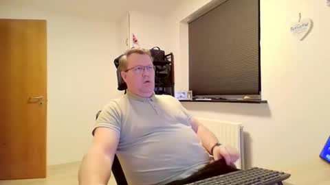 Snapshot of henrikrp1971 chatting on February 16, 2025, 5:37 pm henrikrp1971 online show from February 16, 2025, 5:37 pm