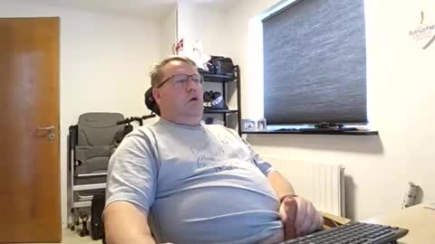 Snapshot of henrikrp1971 chatting on January 6, 2026, 10:30 am henrikrp1971 online show from January 6, 2026, 10:30 am