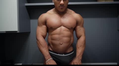 Henri online show from March 13, 2026, 11:00 pm