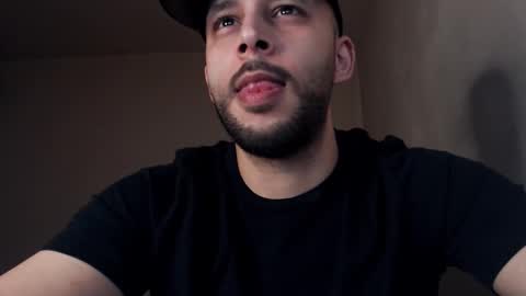 HenryAxe online show from November 4, 2025, 10:53 pm