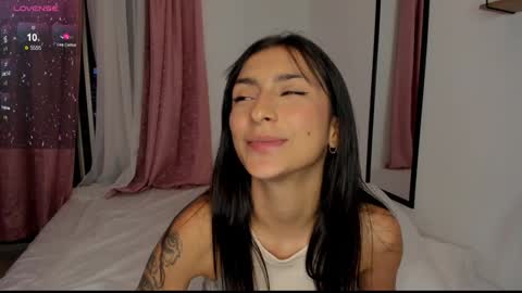 Snapshot of hera_069 chatting on January 7, 2025, 12:24 am Hello I am Valentina independent Colombian model I love sensuality and pleasure welcome online show from January 7, 2025, 12:24 am