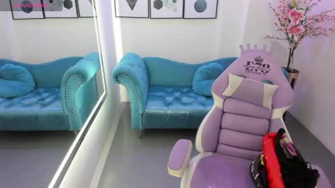 Hera  online show from April 20, 2026, 12:30 pm