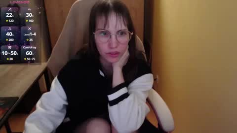 Snapshot of heraluna_ chatting on January 1, 2025, 10:46 pm HeraLuna online show from January 1, 2025, 10:46 pm