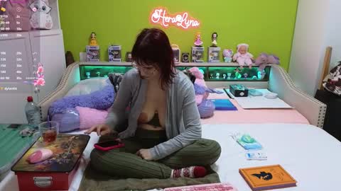 HeraLuna  online show from February 3, 2026, 9:53 pm