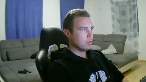 Snapshot of herbstenden chatting on March 9, 2025, 8:31 pm John Pearl online show from March 9, 2025, 8:31 pm