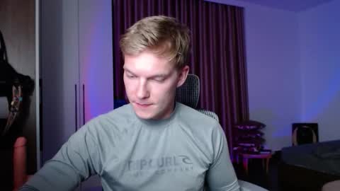 Gregblonde  Alextattoo online show from November 18, 2025, 1:37 pm