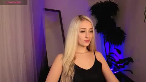 Elise online show from March 18, 2026, 2:15 am