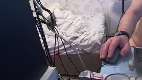 mature online show from September 22, 2025, 6:37 am