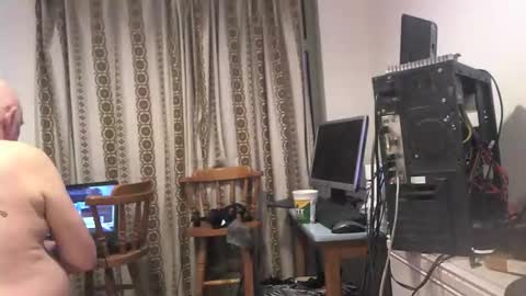 mature online show from November 18, 2025, 6:40 am