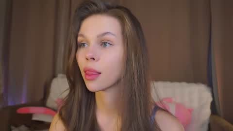 Nicole online show from June 10, 2026, 7:46 pm