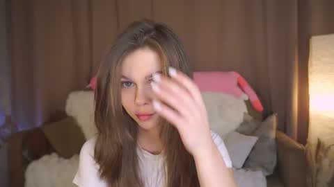 Nicole online show from June 13, 2026, 7:34 pm