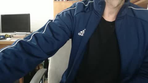 hero0111 online show from September 9, 2025, 10:26 am