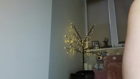 Maryana online show from February 14, 2025, 7:49 am