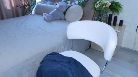 Maryana online show from September 19, 2025, 7:10 am