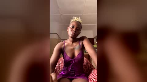 Snapshot of herslatt chatting on April 30, 2026, 3:57 am herslatt online show from April 30, 2026, 3:57 am