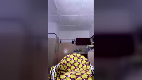 Snapshot of herslatt chatting on May 2, 2026, 1:21 am herslatt online show from May 2, 2026, 1:21 am