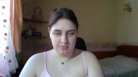 hess_luna_ online show from April 27, 2026, 9:07 am